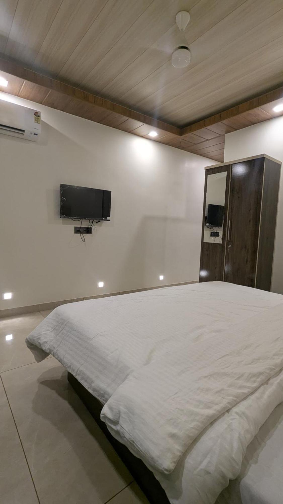 The Grange Lake View พันช์กานี ภายนอก รูปภาพ